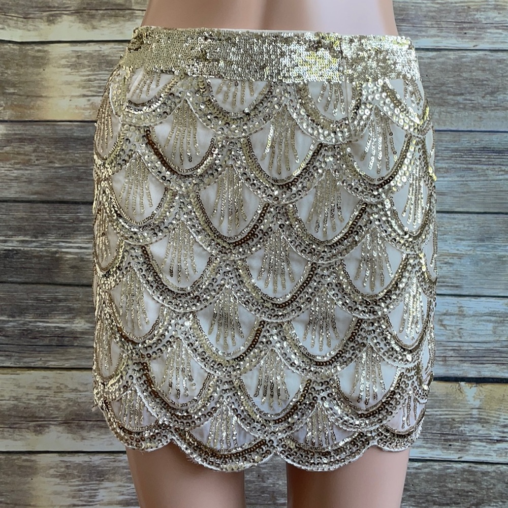 NWT Xenia Cream & Gold Sequined Mini Skirt